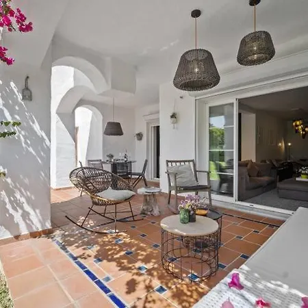 Appartement Urb Adelfas